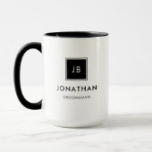 Moderne Schwarz-Weiß-Monogramm-Trauzeugen Tasse (Links)