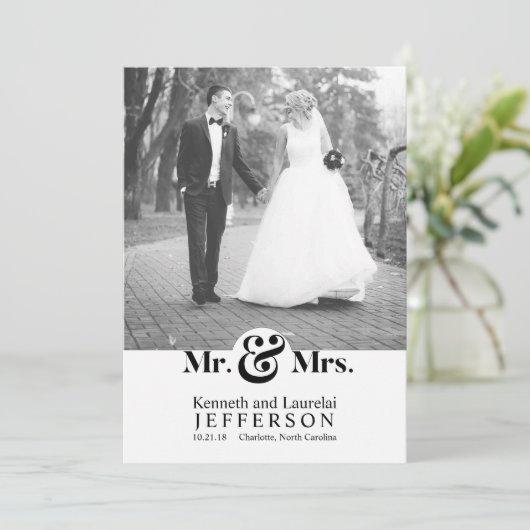 Moderne Schwarz-Weiß-Mr. und Mr. Announcement Ankündigung (Stehend Vorderseite)
