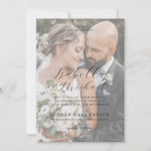 Moderne Schwarz-Weiß-Overlay-Foto-Hochzeit Einladung (Vorderseite)