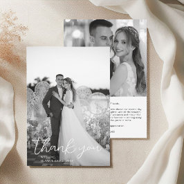 Moderne Schwarz-Weiß-Schrift Hochzeit 2 Fotos Dankeskarte