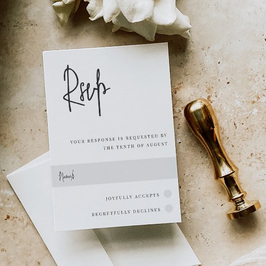 Moderne Schwarz-Weiß-Schrift-Hochzeit RSVP Karte