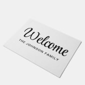 Moderne Schwarz-Weiß-Schrift Willkommen Fußmatte (Schrägansicht)