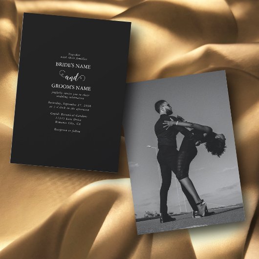 Moderne Schwarz-Weiß-Script-Couple-Foto-Hochzeit Einladung