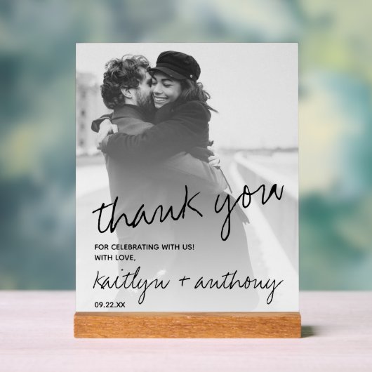 Moderne Schwarz-Weiß-Skripte Minimalistische Hochz Acrylschild (Neutral)