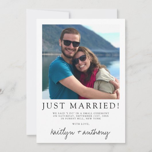 Moderne Schwarz-Weiß-Skripte Minimalistische Hochz Ankündigung (Vorderseite)