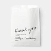 Moderne Schwarz-Weiß-Skripte Minimalistische Hochz Geschenktütchen (Vorderseite)
