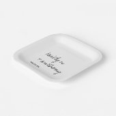 Moderne Schwarz-Weiß-Skripte Minimalistische Hochz Pappteller (Gewinkelt)