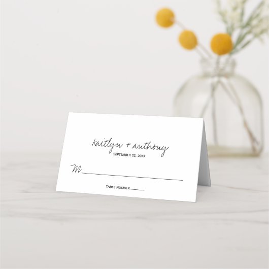 Moderne Schwarz-Weiß-Skripte Minimalistische Hochz Platzkarte (Vorderseite)