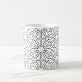 Moderne Schwarz-Weiß-Sternenexplosions-Geometrie Kaffeetasse (Mittel)