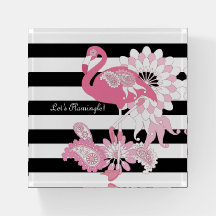 Moderne Schwarz-Weiß-Streifen rosa Flamingo