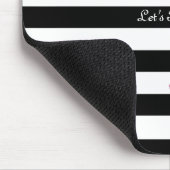 Moderne Schwarz-Weiß Streifen rosa Flamingo Mousepad (Ecke)