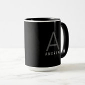 Moderne Schwarz-Weiß-Tasse für Mit Monogramm Kaffe Tasse (VorderseiteRechts)