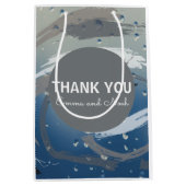 Moderne Schwarz, Weiß und Grau Pinselstrich Danke Mittlere Geschenktüte (Vorderseite)