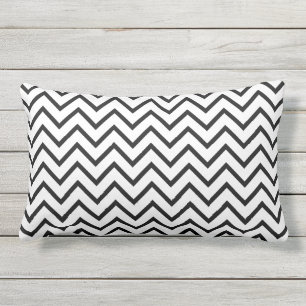 Moderne Schwarz-Weiß-Zickzack-Chevron-Muster im Fr Kissen Für Draußen
