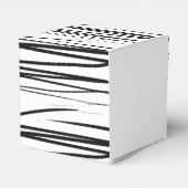 Moderne Schwarz-weiße Abstrakte Gastgeschenk Hochz Geschenkschachtel (Rückseite)
