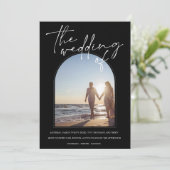 Moderne Schwarz-weiße Arch Ursprüngliche Hochzeit Einladung (Stehend Vorderseite)