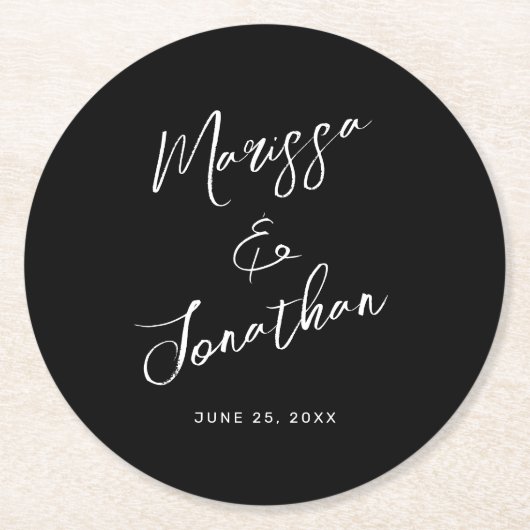 Moderne Schwarz-weiße handgeschriebene Hochzeit Runder Pappuntersetzer (Vorderseite)