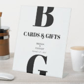 Moderne Schwarz-weiße Monogram Hochzeitkarten & Ge Sockelschild (In Situ)