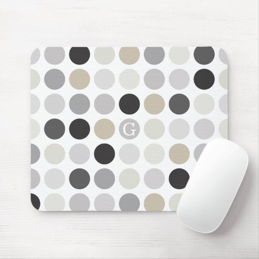 Moderne Schwarz-weiße Polka-Punkte-Mustermonogramm Mousepad (Mit Mouse)