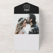 Moderne Schwarz-weiße QR-Hochzeit All In One Einladung (Außenbereich)