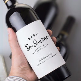 Moderne Schwarz-weiße Schwangerschaftsankündigung Weinetikett