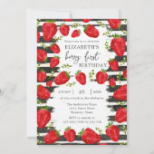 Moderne Schwarz-weiße Streifen Erdbeere 1. Geburts Einladung (Rückseite)