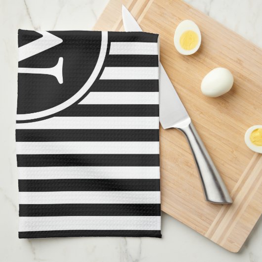 Moderne, schwarz-weiße Streifen in Monogramm Handtuch (Viertel Falte)