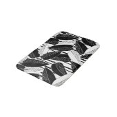 Moderne schwarze Fikus-Blätter abstrakt gestreift Badematte (Schrägansicht)