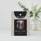Moderne schwarze Formen Muster Save the Date Postc Postkarte (Stehend Vorderseite)