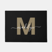 Moderne schwarze Gold-Monogramm-Name Fußmatte (Vorderseite)