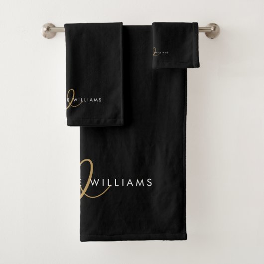 Moderne schwarze Goldschrift-Monogramm Badhandtuch Set (Insitu)