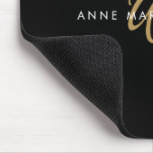Moderne schwarze Goldschrift-Monogramm Mousepad (Ecke)