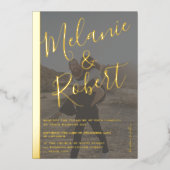 Moderne schwarze Hochzeit 2 Fotos Goldstreifen Folieneinladung (Vorderseite)