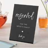 Moderne schwarze Hochzeit vorbehalten für die Fami Sockelschild (In Situ)