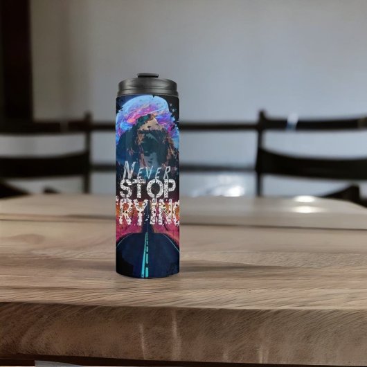 Moderne schwarze Maskuline halten niemals an zu ve Thermosbecher