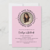 Moderne schwarze pinke Fifty and Fabulous Party Einladung (Vorderseite)