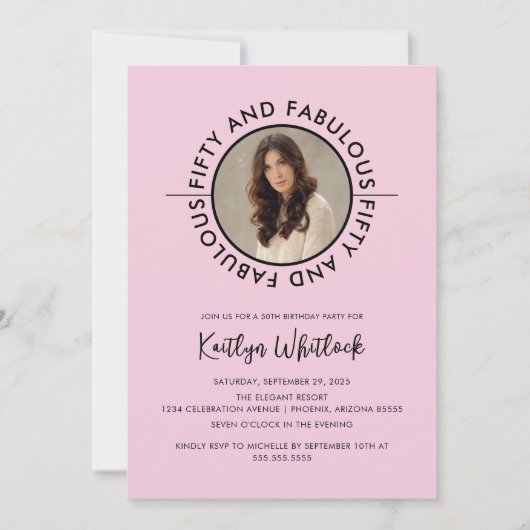 Moderne schwarze pinke Fifty and Fabulous Party Einladung (Vorderseite)