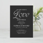 Moderne schwarze Pizza-Hochzeitsprobe Einladung (Stehend Vorderseite)