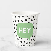 Moderne schwarze Punkte und grüne Blase sprechen m Pappbecher (Vorderseite)