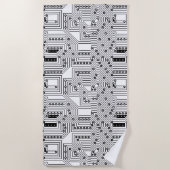 Moderne schwarze Retro-Computer-Schaltplatine Must Strandtuch (Vorderseite)
