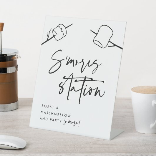 Moderne, schwarze Skripte Marshmallow S'mores Stat Sockelschild (In SItu)