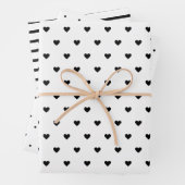 Moderne schwarze und weiße Herzstücke Streifen Pol Geschenkpapier Set (Beispiel)