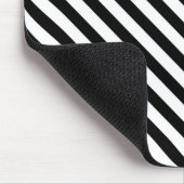 Moderne schwarze und weiße Streifen Mousepad (Ecke)