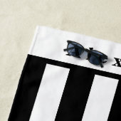 Moderne schwarze und weiße Streifen Strandtuch (Beispiel)