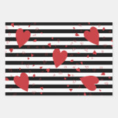 Moderne schwarze und weiße Streifen und rote Herze Geschenkpapier Set (Vorderseite)
