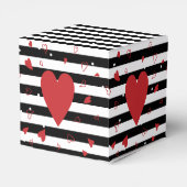 Moderne schwarze und weiße Streifen und rote Herze Geschenkschachtel (Rückseite)
