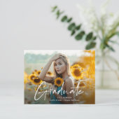 Moderne Script 2 Foto Graduation Party Einladungspostkarte (Stehend Vorderseite)