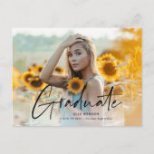 Moderne Script 2 Foto Graduation Party Einladungspostkarte (Vorderseite)