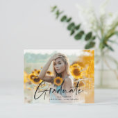 Moderne Script 2 Foto Graduation Party Einladungspostkarte (Stehend Vorderseite)