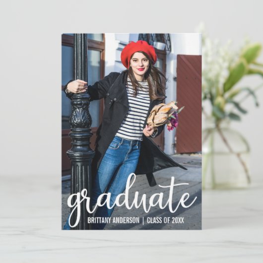 Moderne Script Abschluss Ankündigung Foto Card W (Stehend Vorderseite)